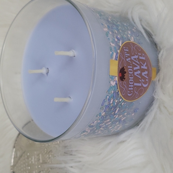 Bath & Body Works Candle Chocolate Lava Cake scent. Never used Stored w/Lid Clsd - Picture 2 of 3